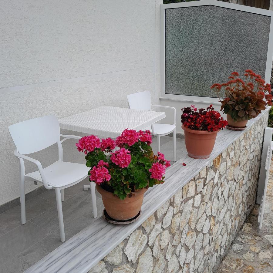Luxury Dennis Home Sarandë エクステリア 写真