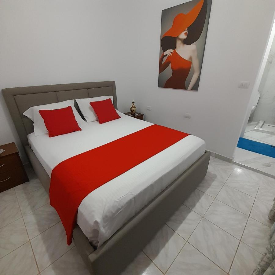 Luxury Dennis Home Sarandë エクステリア 写真