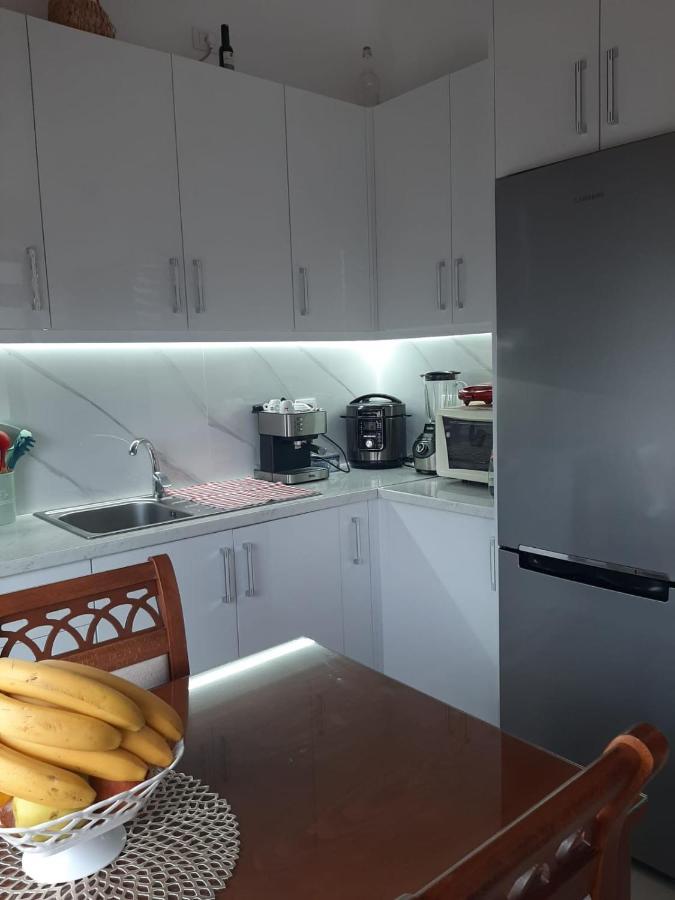 Luxury Dennis Home Sarandë エクステリア 写真
