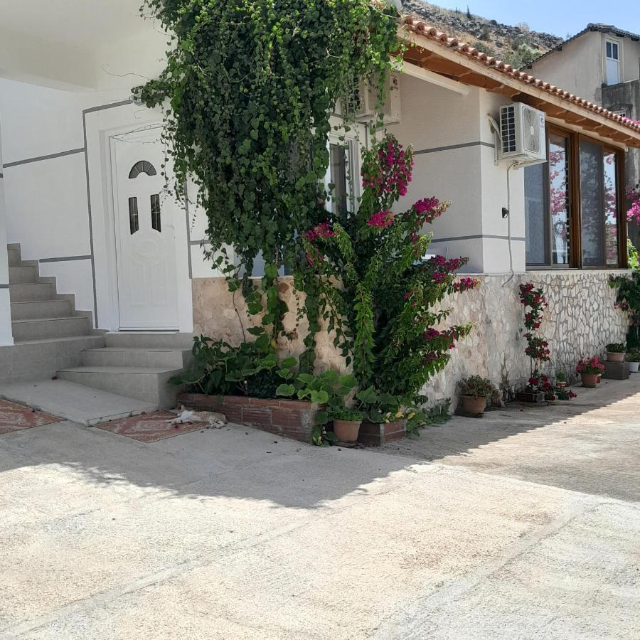 Luxury Dennis Home Sarandë エクステリア 写真