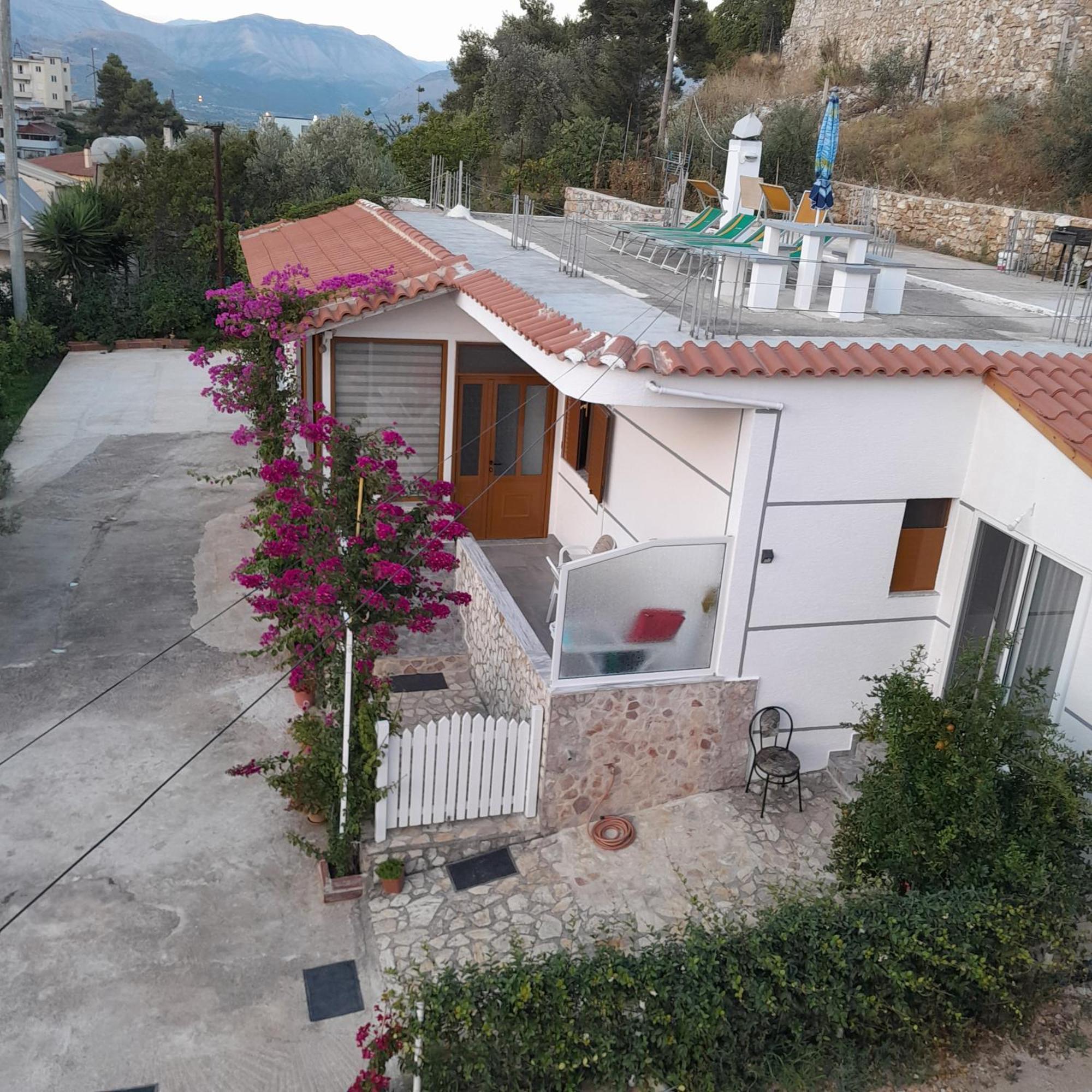 Luxury Dennis Home Sarandë エクステリア 写真